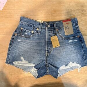 Levi's Women’s Distressed Blue Denim booty Shorts NWT Festivals Spring & Summer.